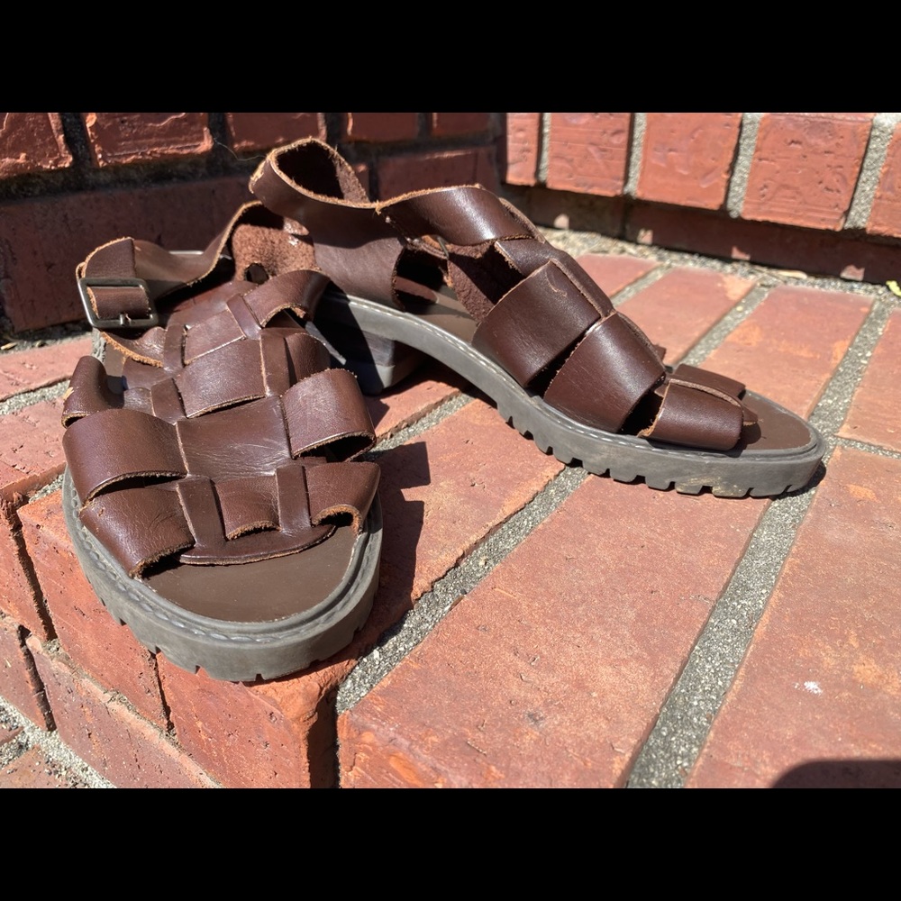 Vintage Basswood sandals size 10